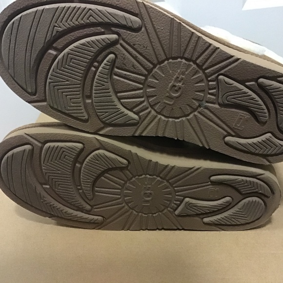 Ugg Boots  W Carter - Picture 2 of 8